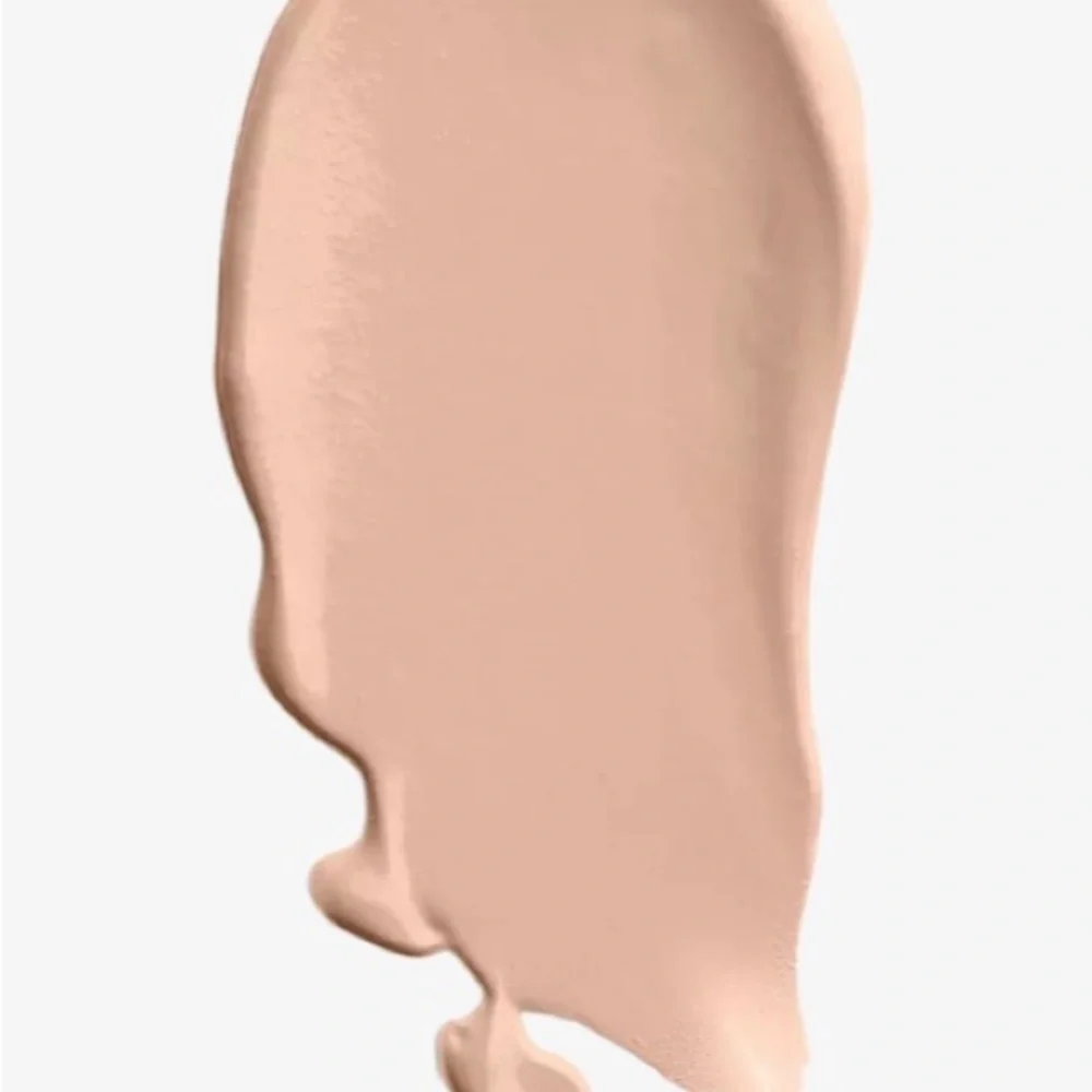 TruBlend Matte Made Liquid Foundation M20 Warm Beige New
